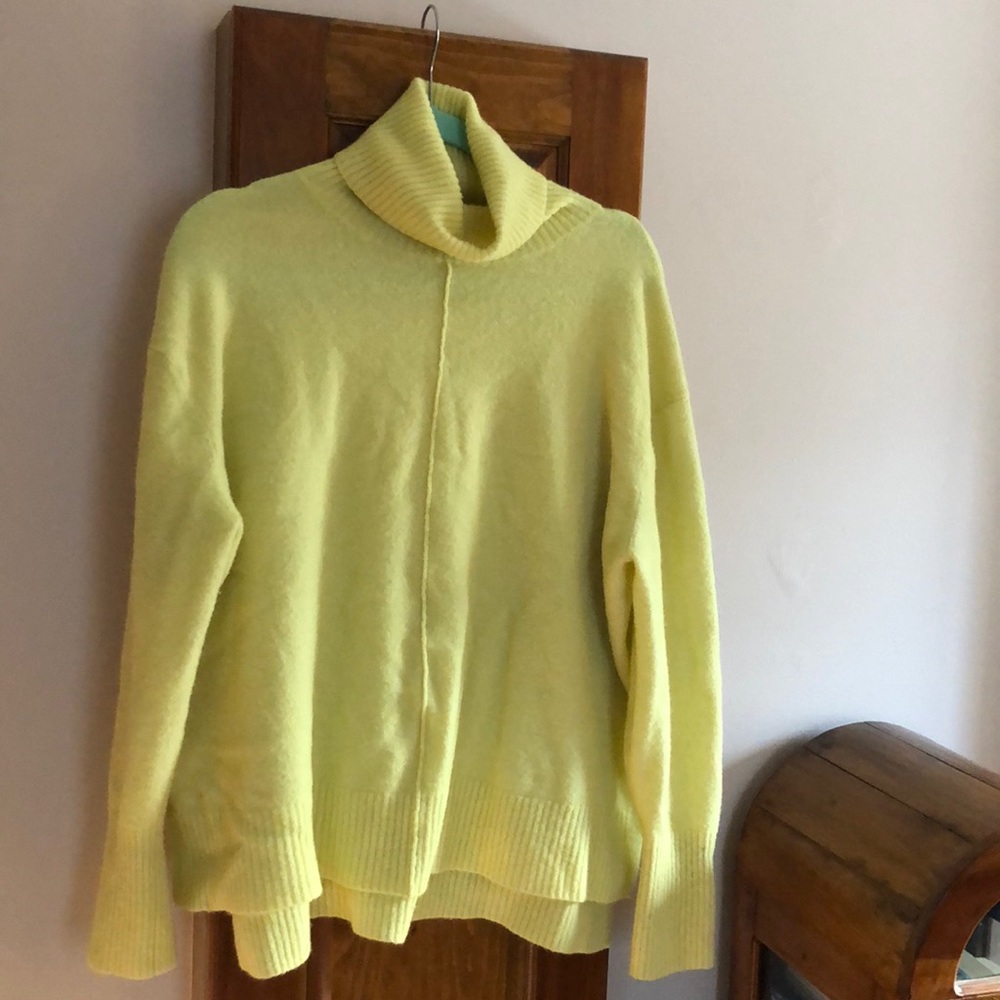ATHLETA Yellow Sweater SO SOFT